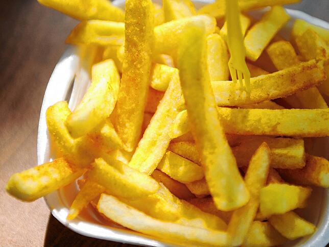 Lecker, aber nicht unbedingt gesund: Pommes Frites. Belgier sollen die Erfinder dieses Nahrung sein.