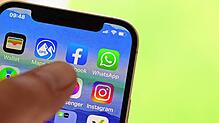 Über WhatsApp traten Betrüger in Kontakt mit einer 43-Jährigen und gaben sich dabei als Elon Musk aus. (Symbolbild)