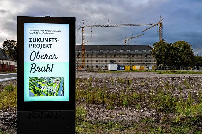 Das Gebäude im Hintergrund wird bald das Bürgeramt beherbergen.