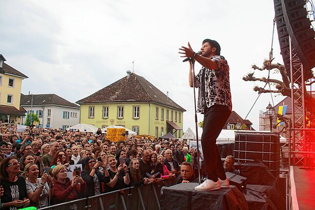 Johannes Oerding bei seinem ersten Open-Air-Auftritt 2023.
