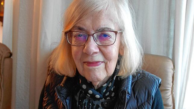 Agnes Asal feiert heute ihren 85. Geburtstag. Sie war fast 50 Jahre lang Pfarrhausfrau für den ehemaligen Münsterpfarrer und Alt-Dekan ...
