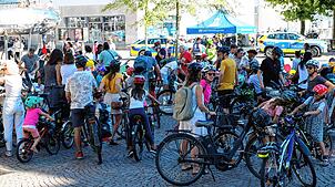 Bild : Bilder von der Fahrraddemo in Friedrichshafen