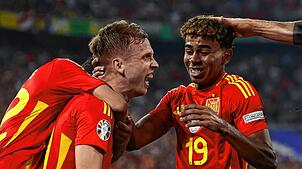 Dani Olmo (Mitte) feiert sein Tor mit Lamine Yamal (rechts). Beide trafen sehenswert beim 2:1-Sieg im EM-Halbfinale. Bild: afp