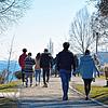 In der Seegemeinde, zum Beispiel im Uferpark Bodman, der hier zu sehen ist, wird an Ostern unter anderem verstärkt die Einhaltung der ...
