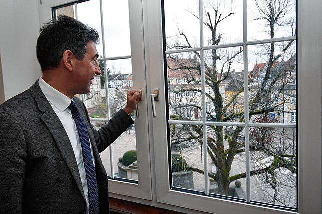 Tolle Aussicht: OB Erik Pauly hat freie Sicht in Richtung Innenstadt.