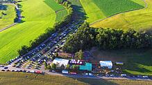 Das Gelände des Estelbergfests in Albbruck-Birndorf. Am 21. Juni stürzten vier Helfer aus einem Montagekorb und verletzten sich zum Teil ...