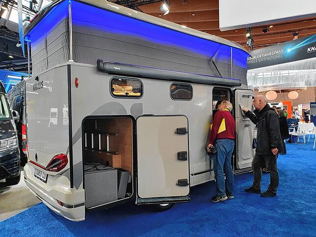Luft nach oben: Der Hersteller Knaus-Tabbert bringt zur CMT den &bdquo;Knaus Tourer CUV&ldquo; auf den Markt. Das Wohnmobil kann über ...