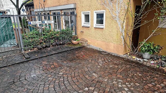Die Parkmöglichkeit im Innenhof.
