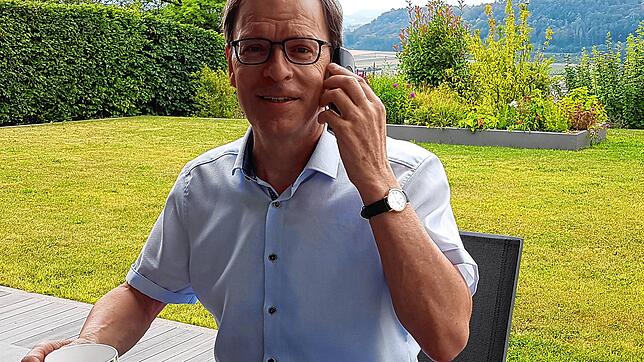 Thomas Kummle bei einem Telefon-Interview mit SÜDKURIER-Redakteurin Susann Duygu-D&lsquo;Souza. Er spricht über die Veränderungen in der ...