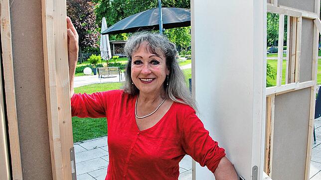 Sommertheater-Regisseurin Verena Müller-Möck freut sich, dass endlich wieder Theaterproben möglich sind. Die Proben finden unter freiem ...