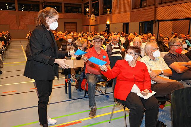 Bild 11: Vier Kandidaten auf der Bühne: Bilder von der SÜDKURIER-Podiumsdiskussion zur Bürgermeisterwahl
