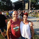 Sabine Bojanic (rechts) und Gerhard Brugger sind zum ersten Mal bei einem Scorpions-Konzert, hören die Musik aber schon ihr Leben lang.