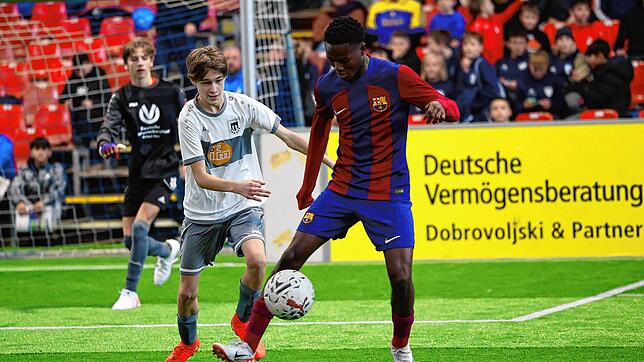 Bild : Europas beste U-15-Fußball-Teams in Friedrichshafen! Unsere besten Bilder vom MTU-Cup, Teil 1!