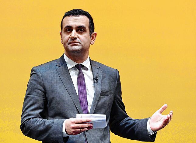 FDP-Generalsekretär Bijan Djir-Sarai sieht die gleichbleibenden Hospitalisierungen als positives Zeichen und will über mögliche ...