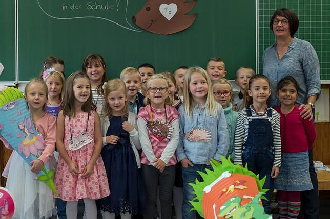 Conradin-Kreutzer-Schule Meßkirch: Einschulung 2017, Klasse 1a, Klassenlehrerin: Christina Rebholz (re.)