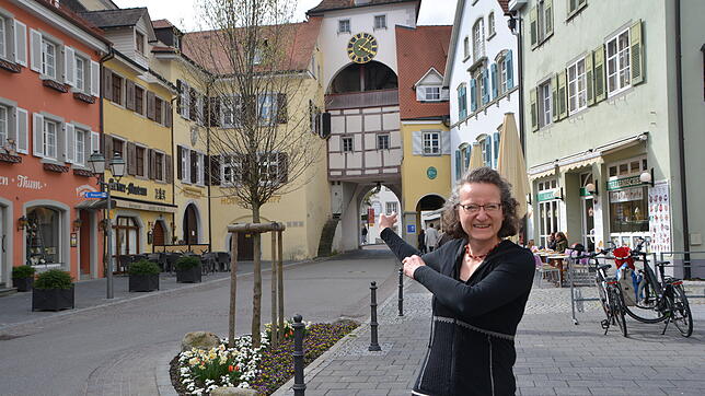 Christine Ludwig ist seit zwei Jahren für das Bündnis 90/Die Grünen im Gemeinderat. Sie sagt: &bdquo;Mein Meersburg ist die Unterstadt ...