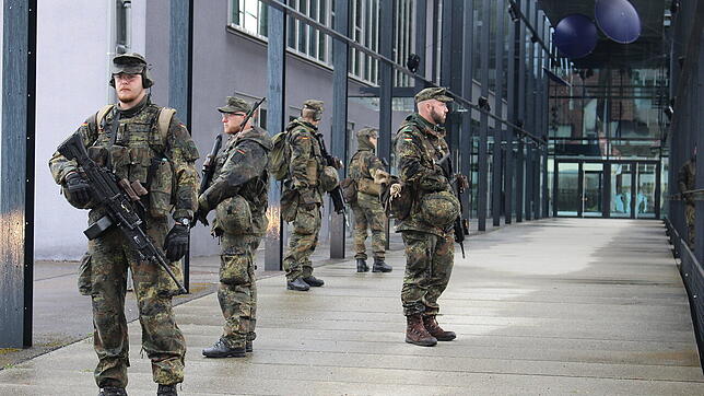 Bundeswehr-Soldaten mitten in Donaueschingen unterwegs. Das Jägerbataillon 292 übt am Dienstagmorgen für den anstehenden Mali-Einsatz. ...