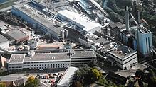 Die Papierfabrik Albbruck in den 1990er Jahren zur Zeit des Übergangs an den finnischen Papierhersteller Myllykoski Oyj. Am rechten ...