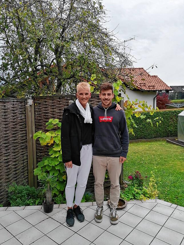 Anfang 2022 traf Bettina Sardu auf den Mann, der ihr mit seiner Knochenmarkspende das Leben gerettet hatte: Enrico Cobabus aus Rottweil.