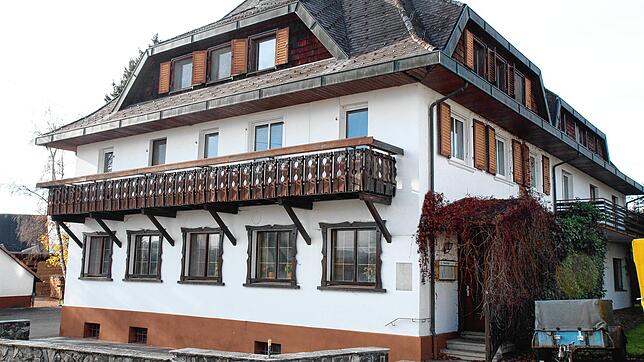 13 Jahre lang stand das Gasthaus Sternen leer, nun soll bald wieder neues Leben einziehen. Aus dem Gasthaus selbst soll neuer Wohraum ...