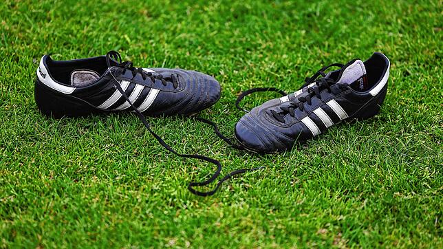 Immer mehr Jugendtrainer entscheiden sich dazu, ihre Schuhe an den Nagel zu hängen.