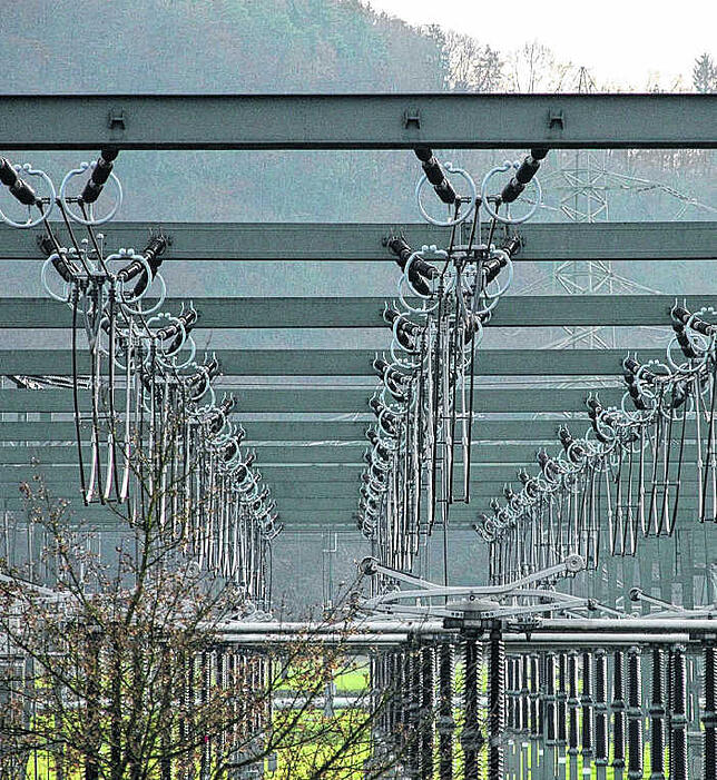 Detail der Schaltanlage der Swissgrid auf dem Kaister Feld.