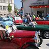 Absolute Hingucker: Die Oldtimer auf vier und zwei Rädern stoßen bei der Gewerbeschau-Besuchern auf großes Interesse. Bilder: Dagobert Maier