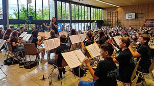 Fetzige Musik bietet die gesamtstädtische Jugendkapelle unter der Leitung von Dirigentin Nicole Münch. Überhaupt war an dem Fest ...