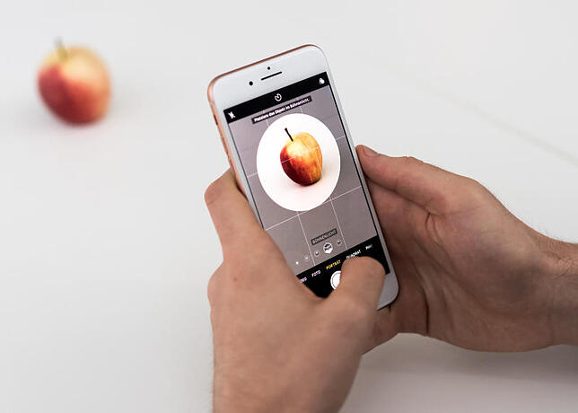 Viele neue Aufnahmemodi für Smartphone-Fotografen – das neue iPhone 8 beherrscht Porträtaufnahmen mit einstellbaren Lichtsituationen.