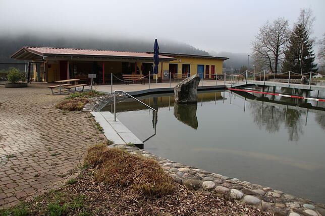 Der Naturbadesee in Eggingen wird erstmals von einem Verein betrieben. Zutritt haben nur Mitglieder. Es gibt Jahres- oder ...