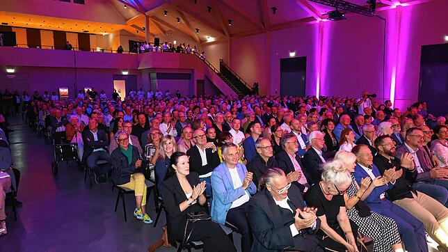 Bild : Große Eröffnungsfeier der Scheffelhalle in Singen – die schönsten Fotos vom Abend