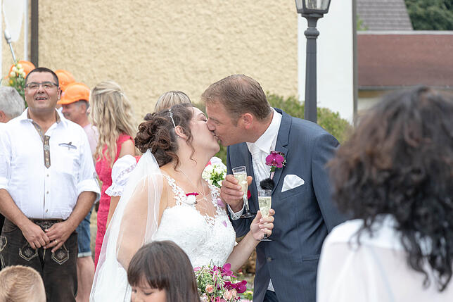 Mann und Frau: Benny und Nadine haben in der evangelischen Kirche in Stühlingen geheiratet.