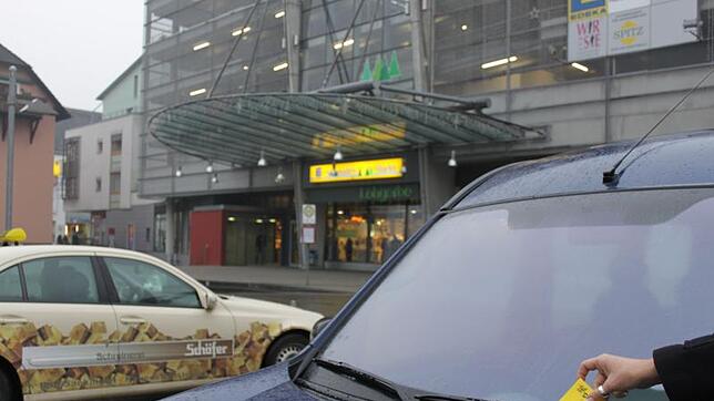 Erwischt: Über 2000 Strafzettel hat die Stadt im ersten Quartal dieses Jahres schon verteilt. Die meisten davon an Schweizer. Bild: Archiv