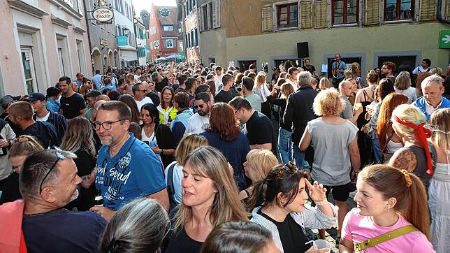 Bild : Gassenfreitag am 6. Juni: Hier feiern Einheimische und Besucher in Konstanz