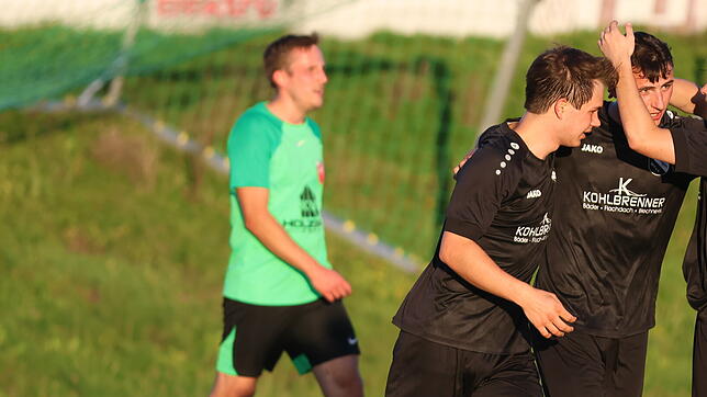 Bild : FC Bergalingen gewinnt mit 2:0 beim SV Unteralpfen – und wir haben Fotos!