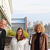Die Gastronomen Peter Rothe (von links) und Sabine Bold mit Museumsleiterin Claudia Emmert auf der Terrasse des Restaurants im Zeppelin ...