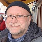 Roland Neubert, 61: "Ich finde es schwierig. Der Markt in der Marktstraße hat der Stadt so viel an Atmosphäre gegeben. Aber wenn die ...