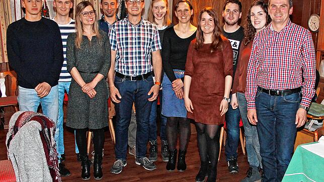 Die neu gewählte Vorstandschaft des Musikverein "Eintracht" Fützen freut sich auf das neue musikalische Jahr. Unser Bild zeigt von links ...