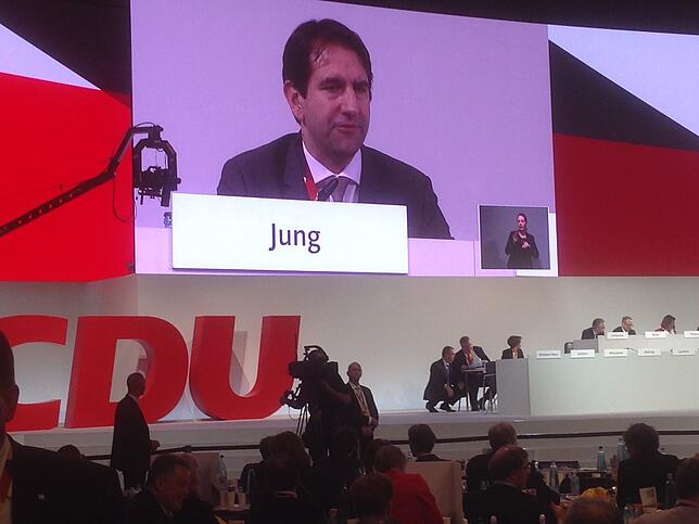 Bild 1: Der CDU-Parteitag in Hamburg im Liveticker