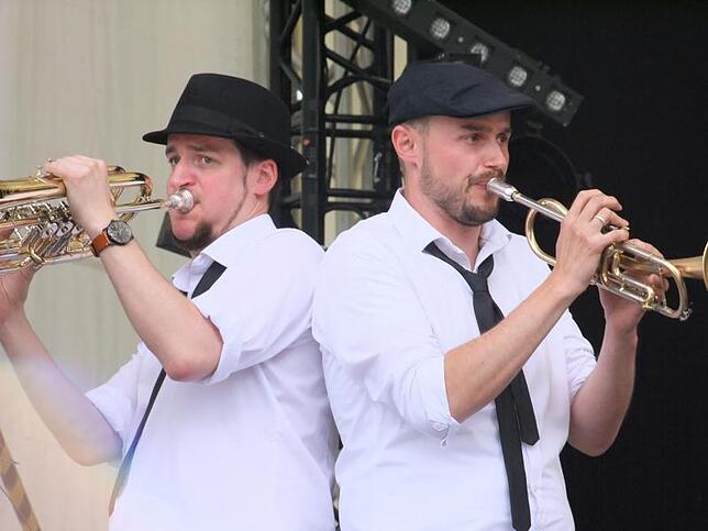 Die Band Blechsach bedeutet feinste Harmonien und ein Blech-Sound der geschmeidig Volksmusik mit Pop, Rock und Jazz verbindet.