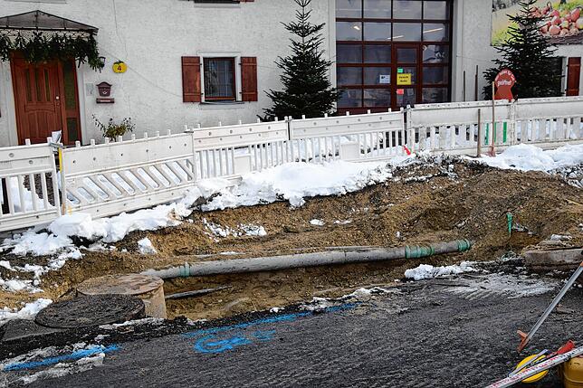 Baustelle an der Weilerkapellen-Kreuzung aus Blickrichtung der Straße „Im Weiler“.