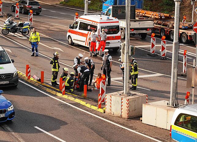 Hier werden sie von der Straße abgelöst: Im September sorgen Klimaaktivisten für Stau und Großeinsatz der Polizei in Bad Canstatt.