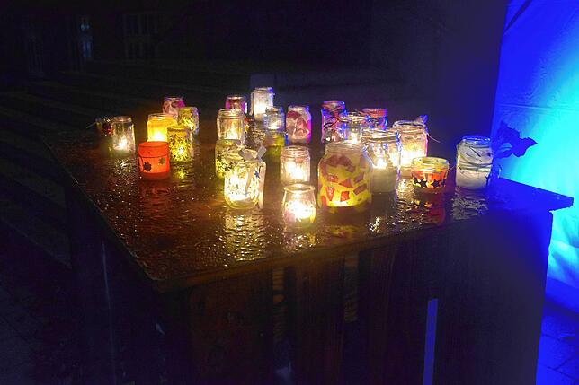 Überall leuchteten die Kerzen auf dem Adventsmarkt in Murg.