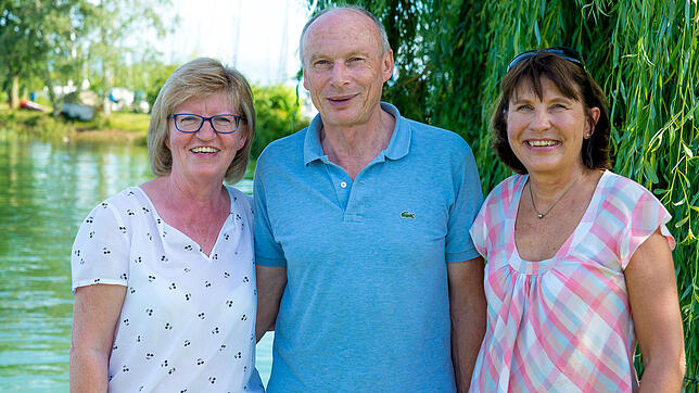 Helga Bauer, Reinhard König und Bettina Rebstein (von links) freuen sich schon auf ein stimmungsvolles Fescht am Steg.