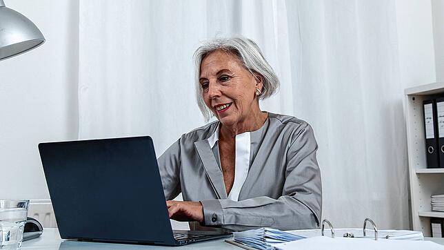 Altersteilzeit soll älteren Arbeitnehmern einen sanften Übergang in den Ruhestand ermöglichen.