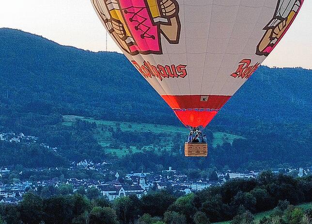 Bild 7: Traumhafte Bilder: Ballonfahrt zum Sonnenaufgang über Wehr