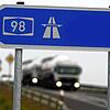 Das Hinweisschild weist die Auffahrt der Südharzautobahn A38 in Richtung Leipzig aus, aufgenommen am 10.12.2008. (Symbolbild)