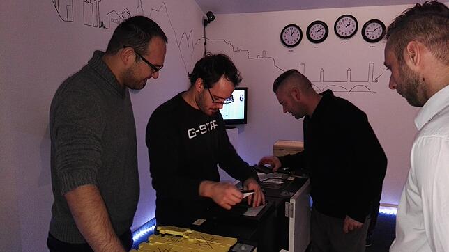 Bild : Im Escape Room in Konstanz kann man mit Köpfchen die Welt retten