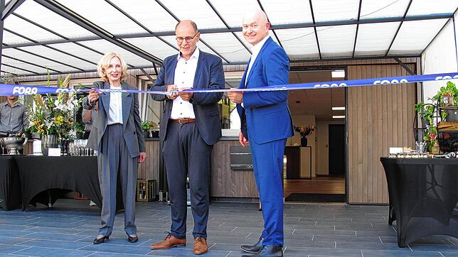 Fora-Geschäftsführerin Jane Enny van Lambalgen, Oberbürgermeister Bernd Häusler und Fora-Geschäftsführer Geert Kuipers (von links) ...