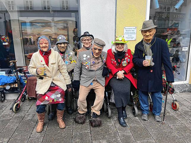Diese &bdquo;Senioren&ldquo; sind seit Jahren gern gesehene Gäste bei der Straßenfasnacht.